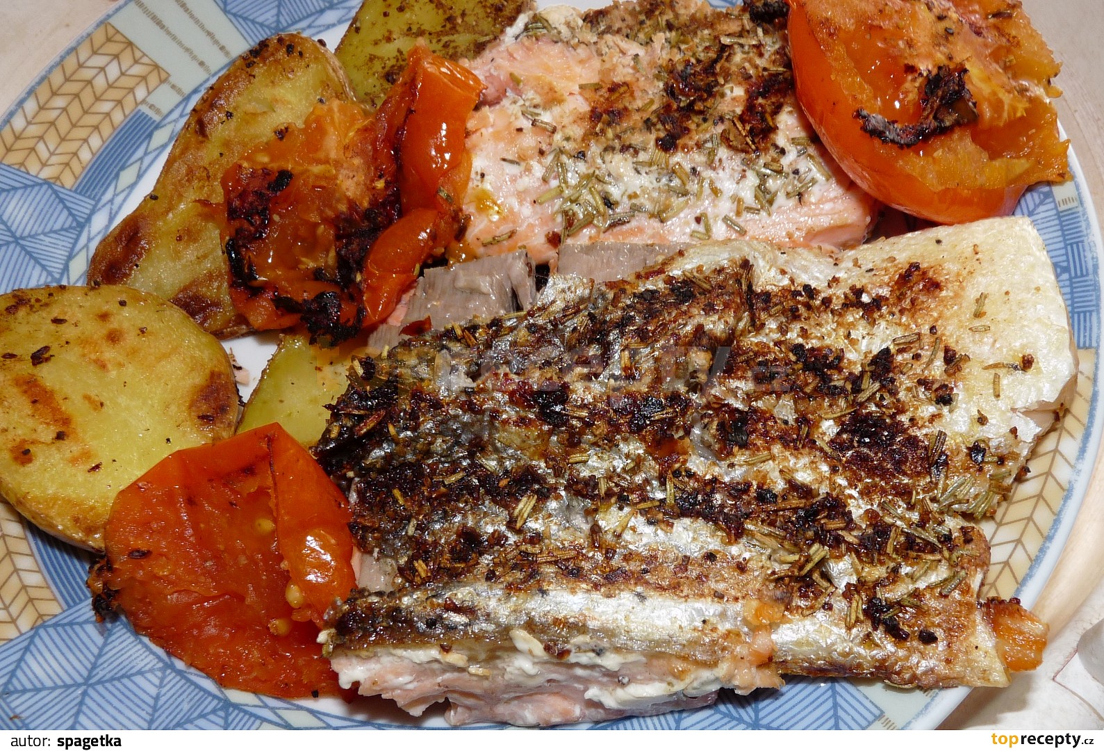 Grilovaný Filet Z Lososa S Brambůrkem A Rajským Recept - TopRecepty.cz